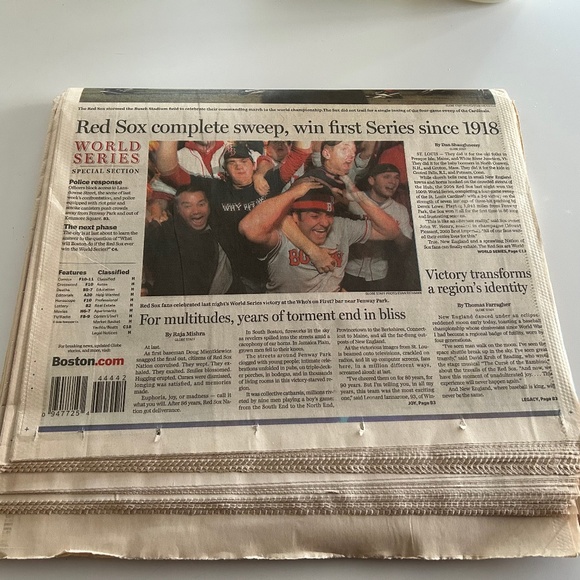 Vintage Victory Edition Boston Globe Newspaper Thursday Oct. 28, 2004 - Picture 3 of 3